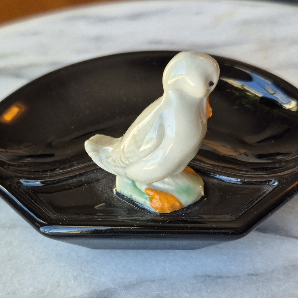 Elegant Wade Duck Figurine On Black Dish
